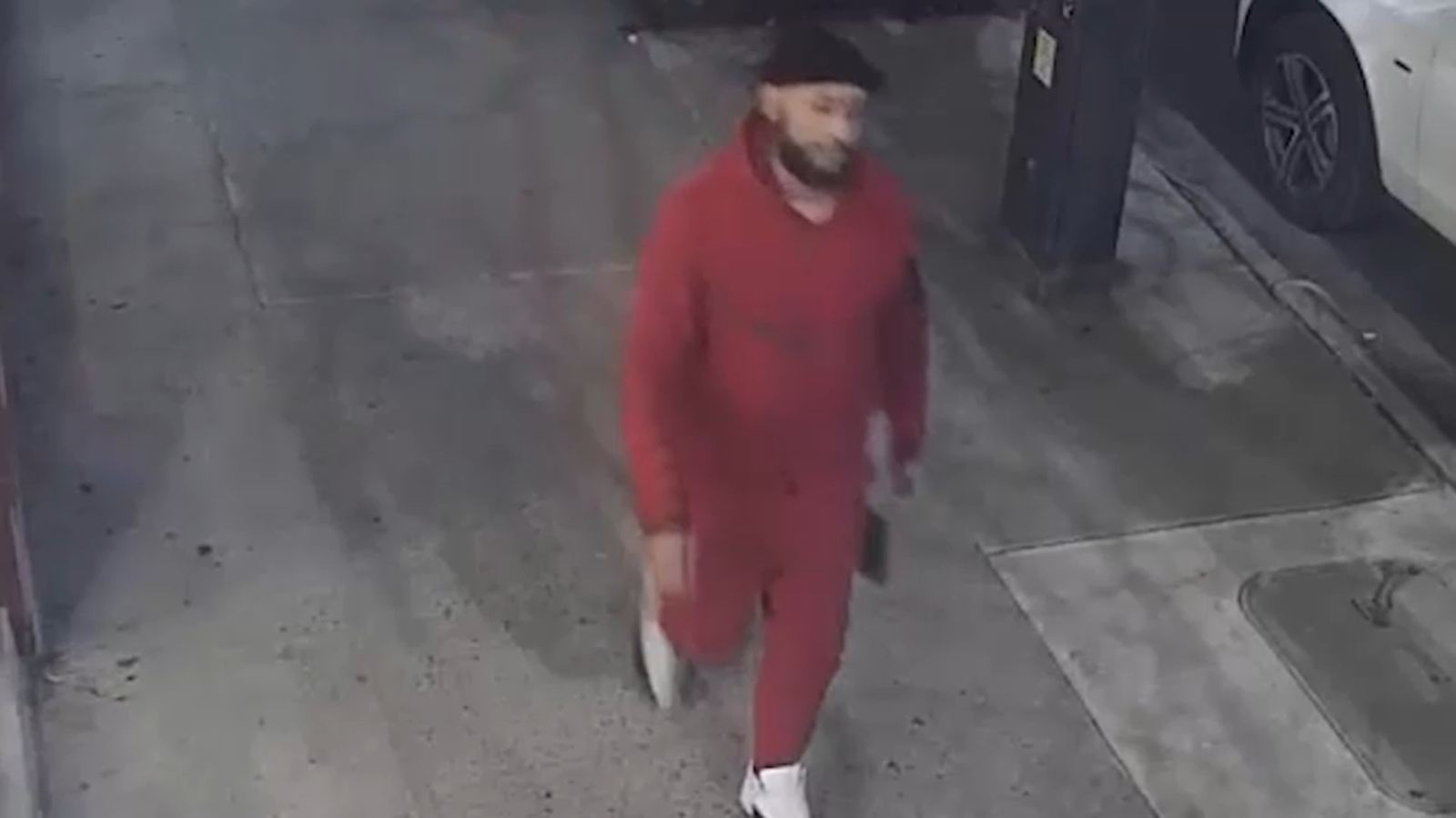 Police: Man smears feces on door of mosque in Brooklyn Heights