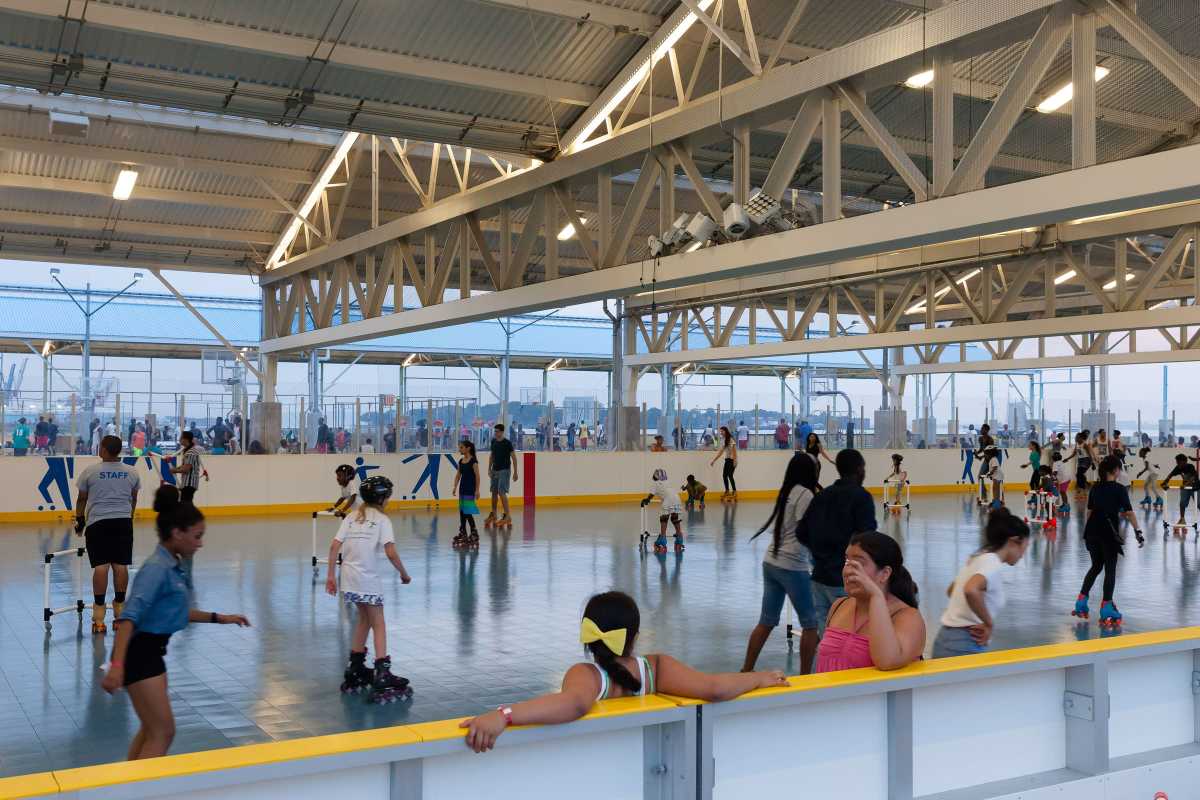 Pier 2 Roller Rink returns music and motion to Brooklyn, starting March 27 • Brooklyn Paper
