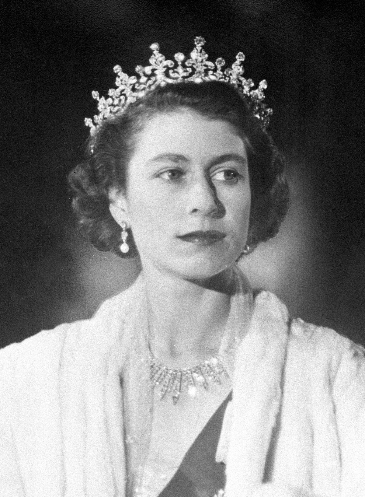 Princess Elizabeth of the United Kingdom attends a performance of the Winnipeg Ballet at the Civic Auditorium on October 16, 1951 (PA Images/Alamy)