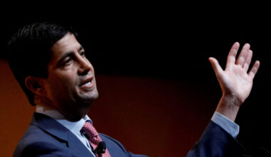 FILE PHOTO: Former U.S. Fed Governor Kevin Warsh in New York City