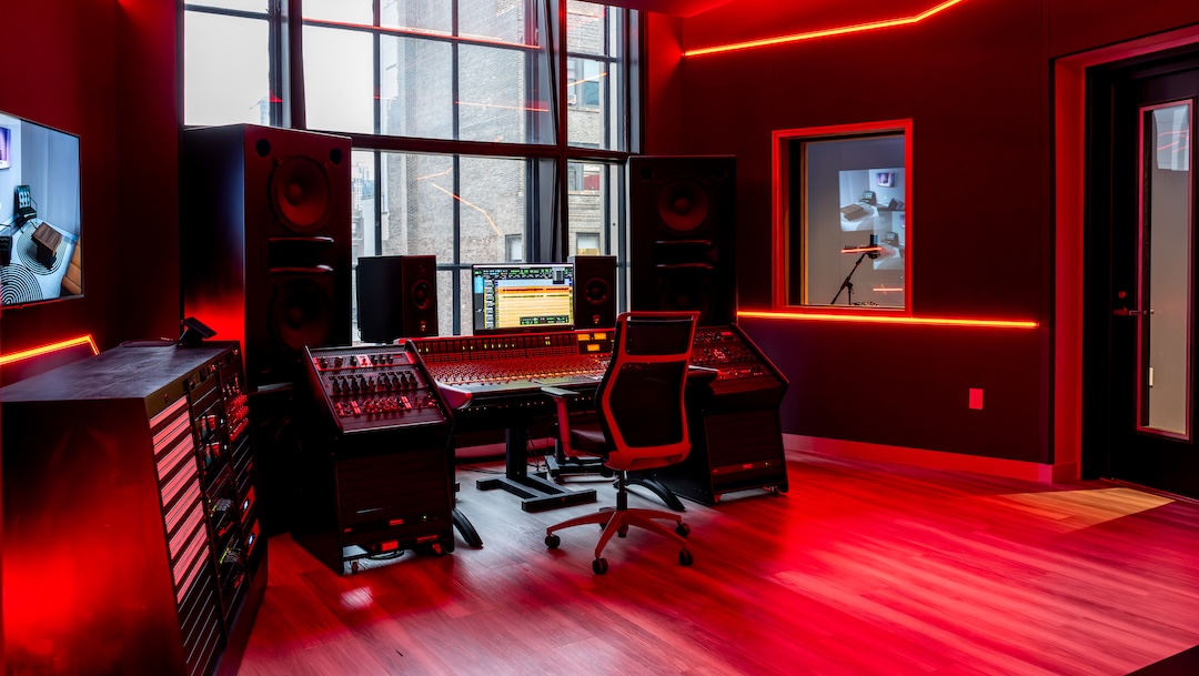 The facility was designed in collaboration with Brooklyn-based construction partners CS Scott and Manhattan-based architect MAOarch.