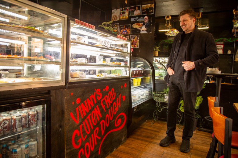 Magician Jamie Allan