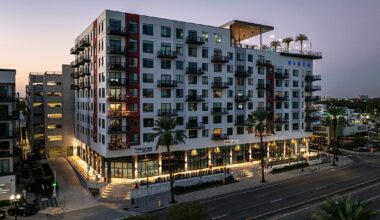 Two new businesses sign with Vista Brooklyn