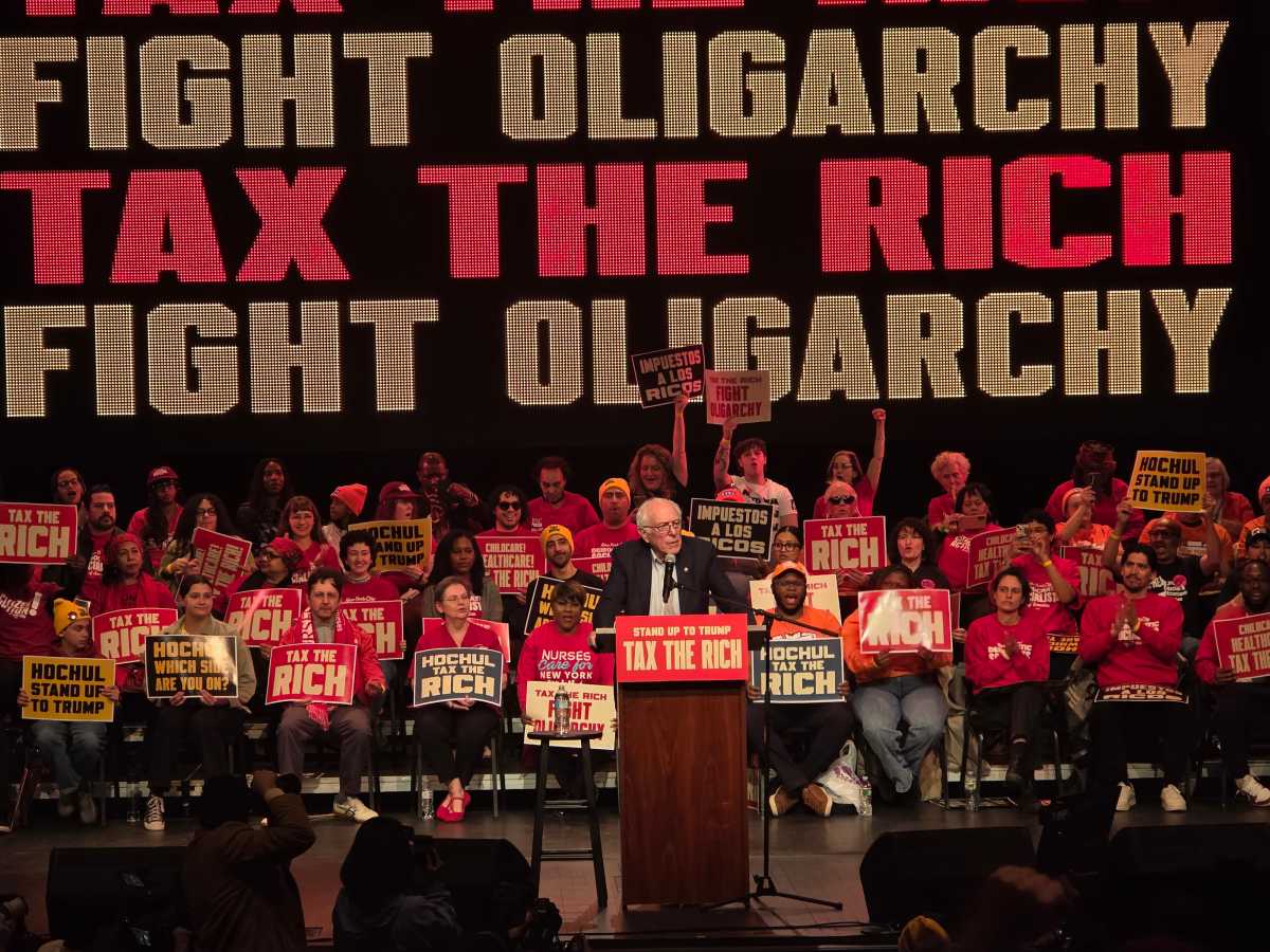 In the Bronx, Bernie Sanders rallies thousands who support taxing the rich – Bronx Times