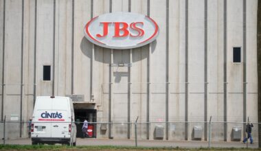 JBS workers strike at one of largest meatpacking plants in U.S. – NBC New York
