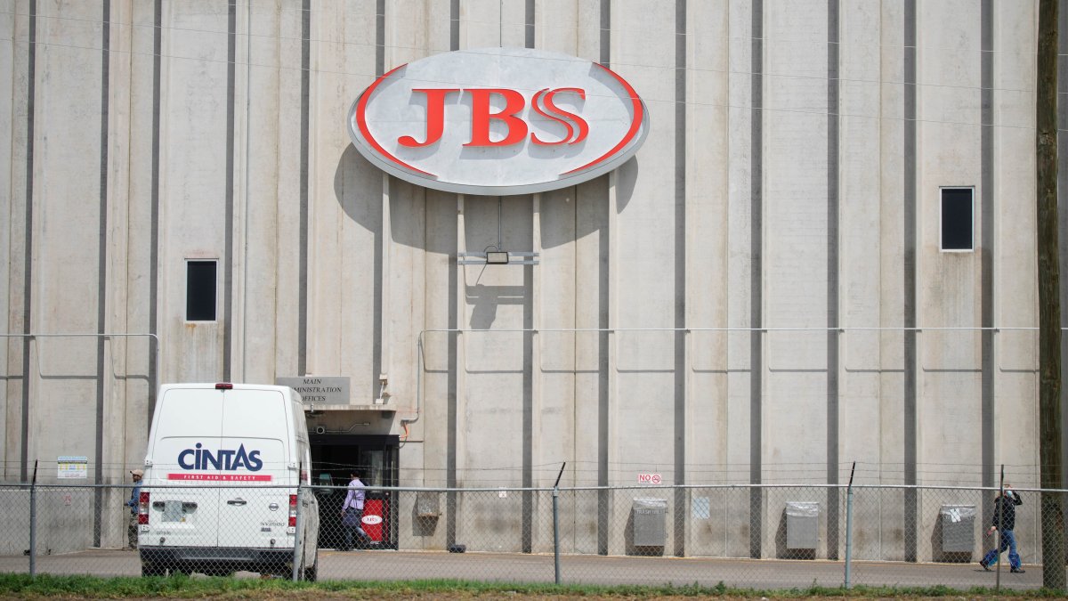 JBS workers strike at one of largest meatpacking plants in U.S. – NBC New York