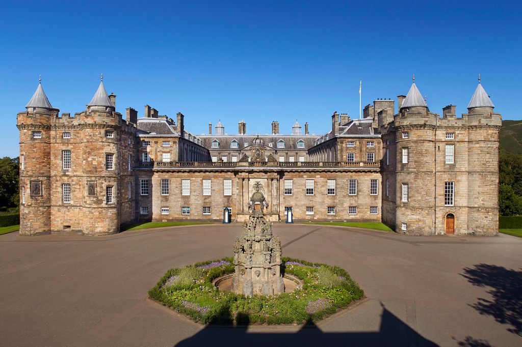 The palace is in Edinburgh, Scotland
