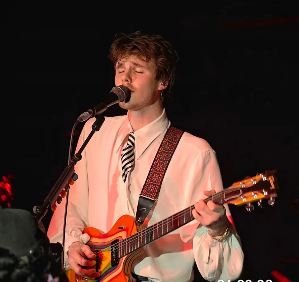 “Don’t push all your friends away, when we’re tryna show you love,” Cruz continued. Instagram/@jgotbeef