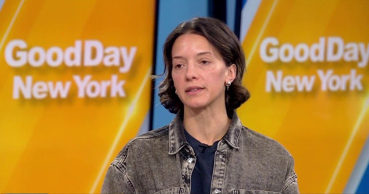 Watch: LGA plane crash survivor recaps flight