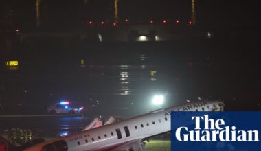 Air Canada plane collides with ground vehicle at New York’s LaGuardia airport, halting all flights | New York