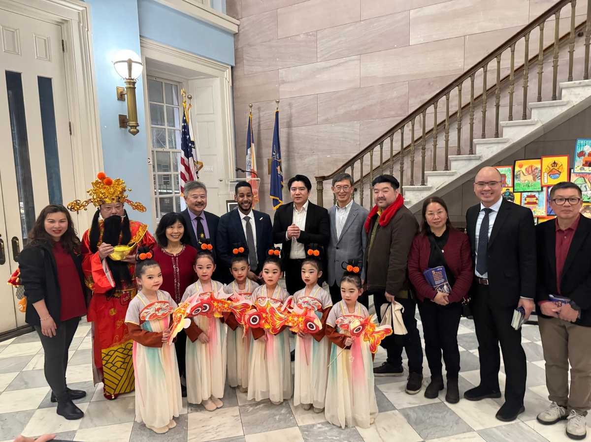 Brooklyn Borough Hall rings in Year of the Horse with lion dance, food and celebration • Brooklyn Paper