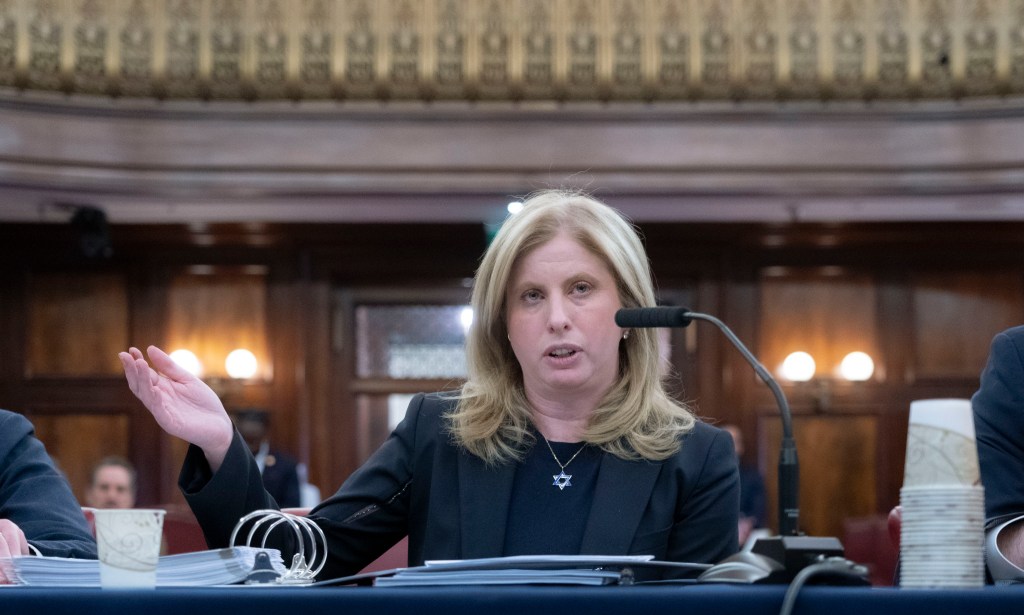 NYPD's Tisch, Councilman Feliz spar over crimefighting results in Bronx