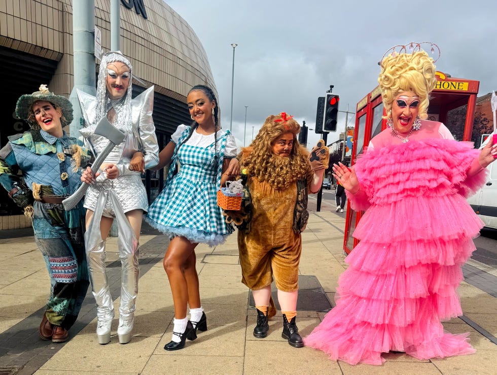 elijah young, phil dunning, alexandra mardell, patsy lowe, mark benton, smoggie queens, season 2