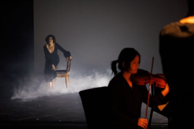 Inna Dukach and Johnna Wu in <i>Vanessa</i> (2025) (© Maria Baranova)