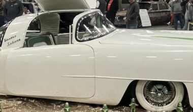 One of the biggest head-turners at the Detroit Autorama was the 1954 Kaiser Manhattan that goes by the nickname “Voodoo Sahara.” Here's why. 📹 by Justin Wan and Keenan Thompson, Detroit Free Press #detroitautorama #kaiser #voodoosahara #kaisermanhattan #detroit