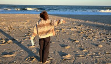 Surprising Things About Living in Seasonal Beach Town All Year, From Local