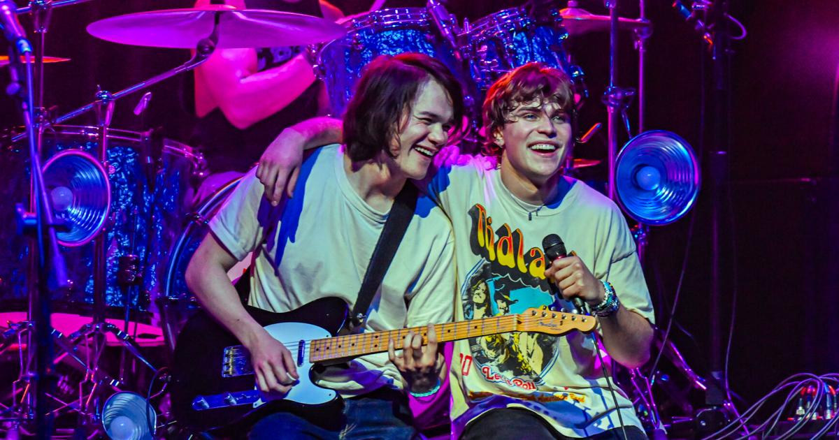 The Runarounds Break the Fourth Wall at Brooklyn Bowl |