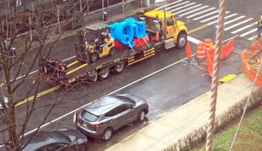 Queens sculpture moves to Citi Field |