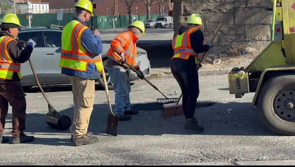 News 12 | Brooklyn | NYCDOT deploys crews to fix thousands of potholes in one day