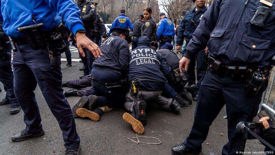 Investigators looking at ISIS motive in NY bomb attack