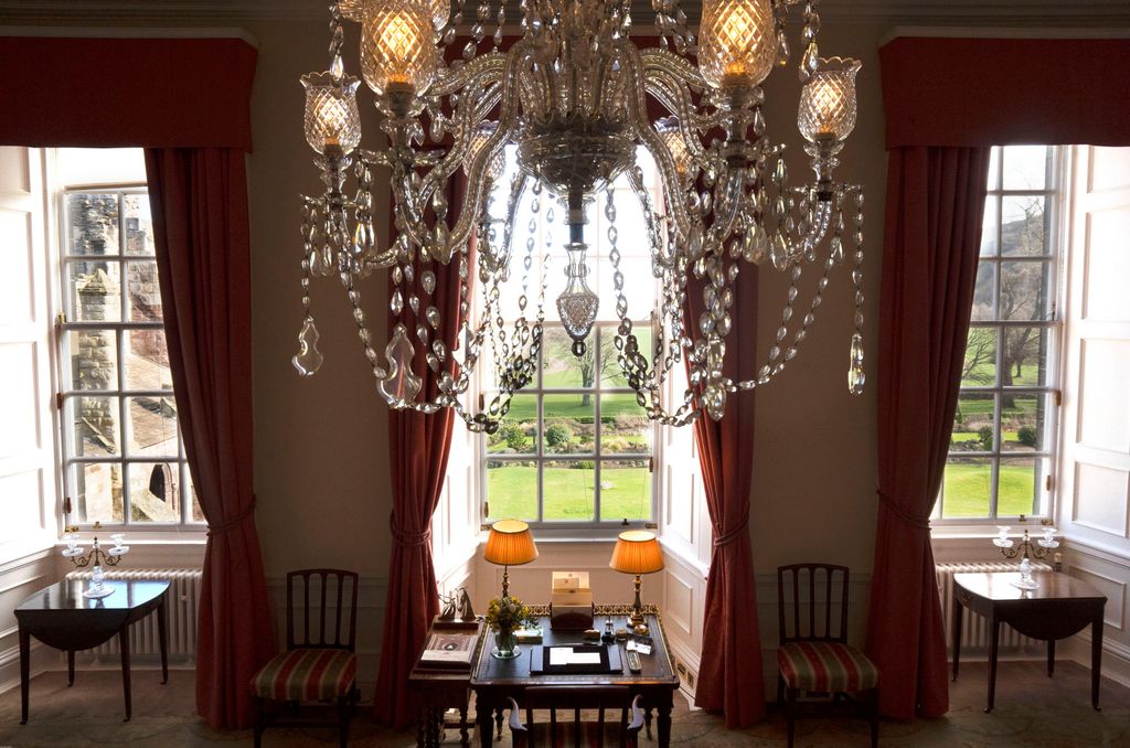 The tour will be held for 100 days to make the late Queen's birth 