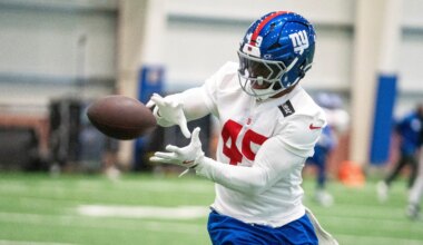 New York Giants officially release LB Chris Board, P Jamie Gillan