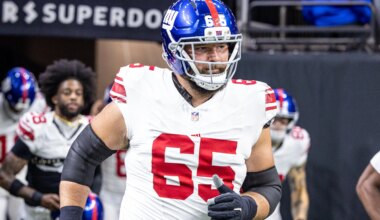 Titans agree to terms with ex-New York Giants OL Austin Schlottmann