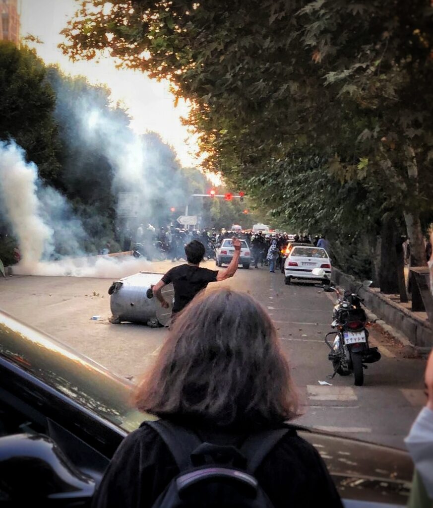 Iranian protestors on the Keshavrz Boulvard in Tehran, September 2022. CC BY-SA 4.0. https://creativecommons.org/licenses/by-sa/4.0, via Wikimedia Commons. Photo: Darafsh.