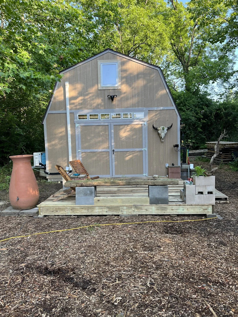 Sophie Goldie tiny shed home in Kentucky from the outside. 