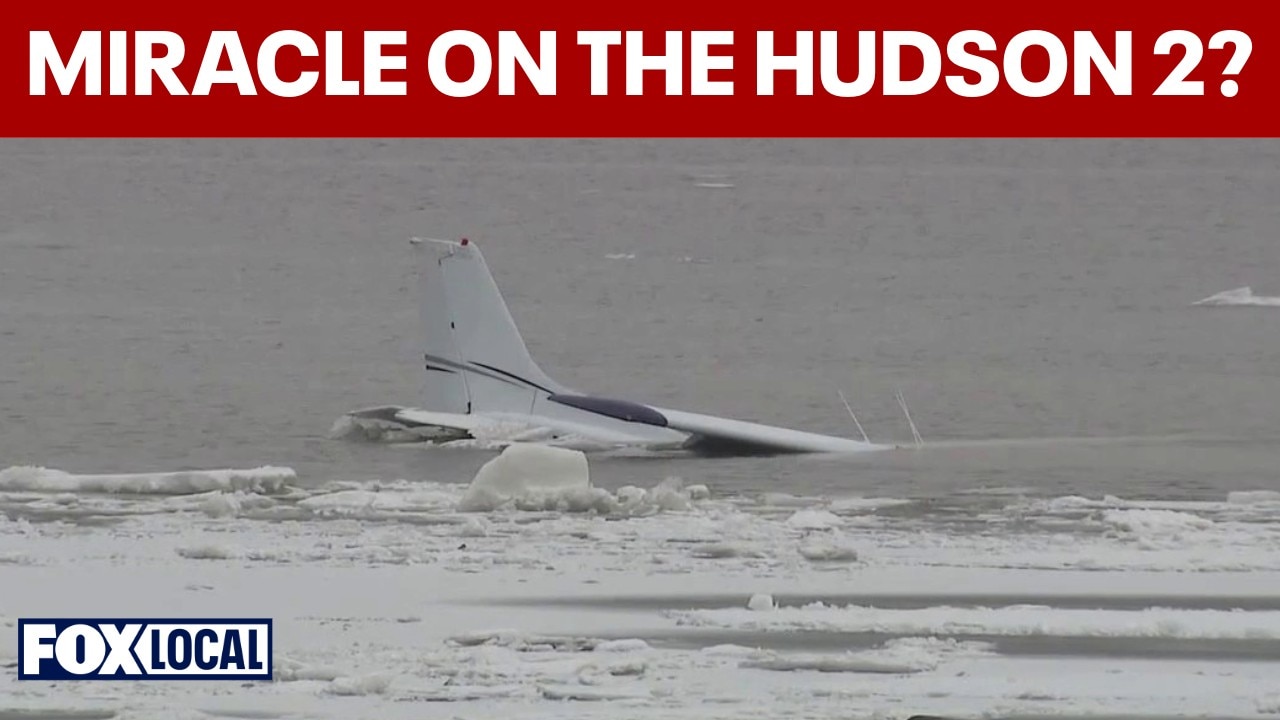 Plane makes emergency landing in icy Hudson River