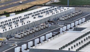 An Amazon Web Services data center is seen on Thursday, Aug. 22, 2024, in Boardman, Ore. (AP Photo/Jenny Kane)