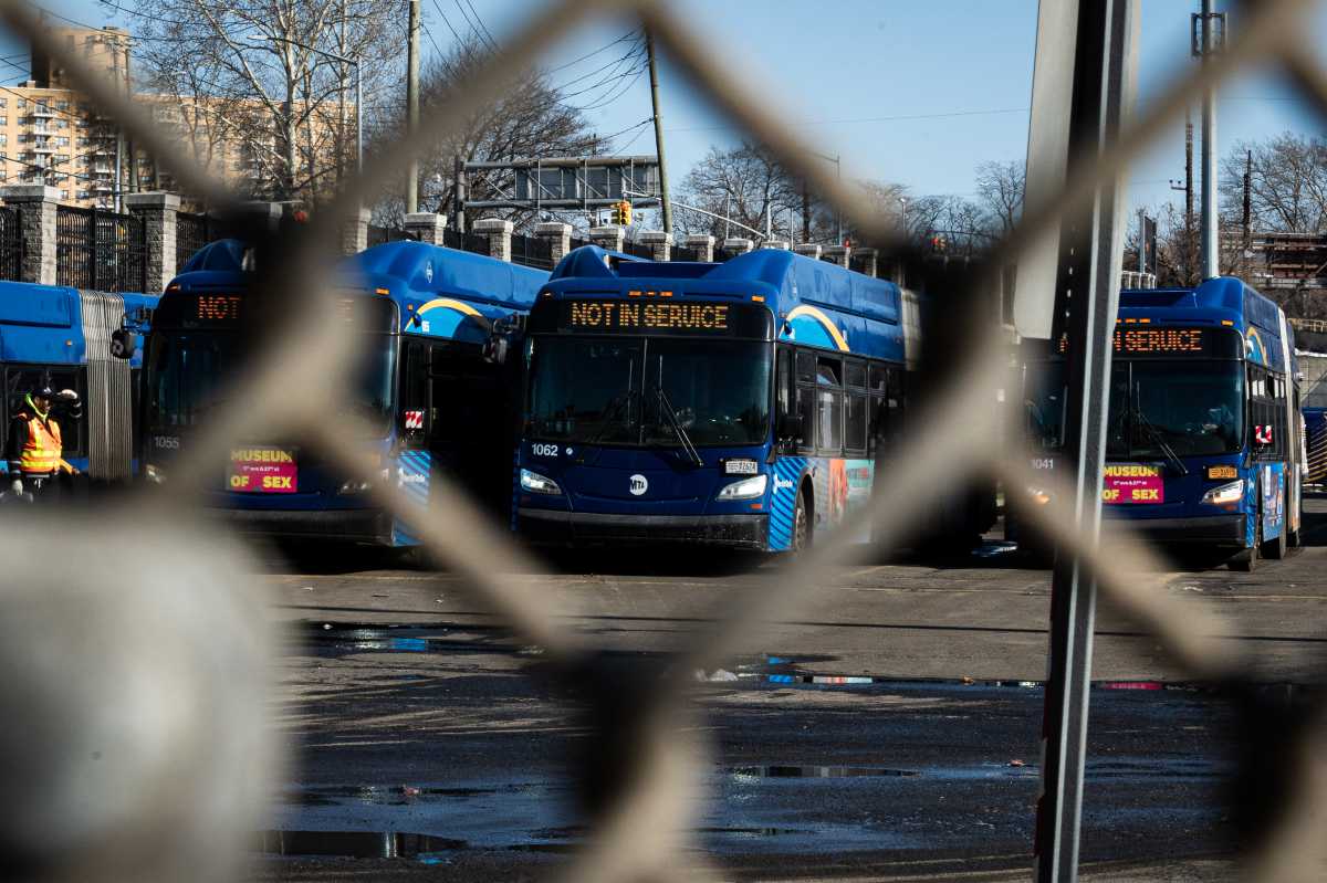 OUR FORGOTTEN BOROUGH | Are Bronx riders on unsafe buses? Union blames a breakdown in maintenance – Bronx Times