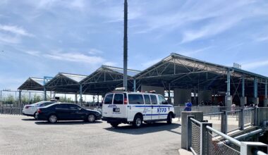 Police monitored Pier 2 in Brooklyn Bridge Park, after crowds caused chaos on April 13, 2023. Photo: Mary Frost/Brooklyn Eagle