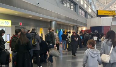 Travelers to face hour-long waits at JFK amid TSA shortages