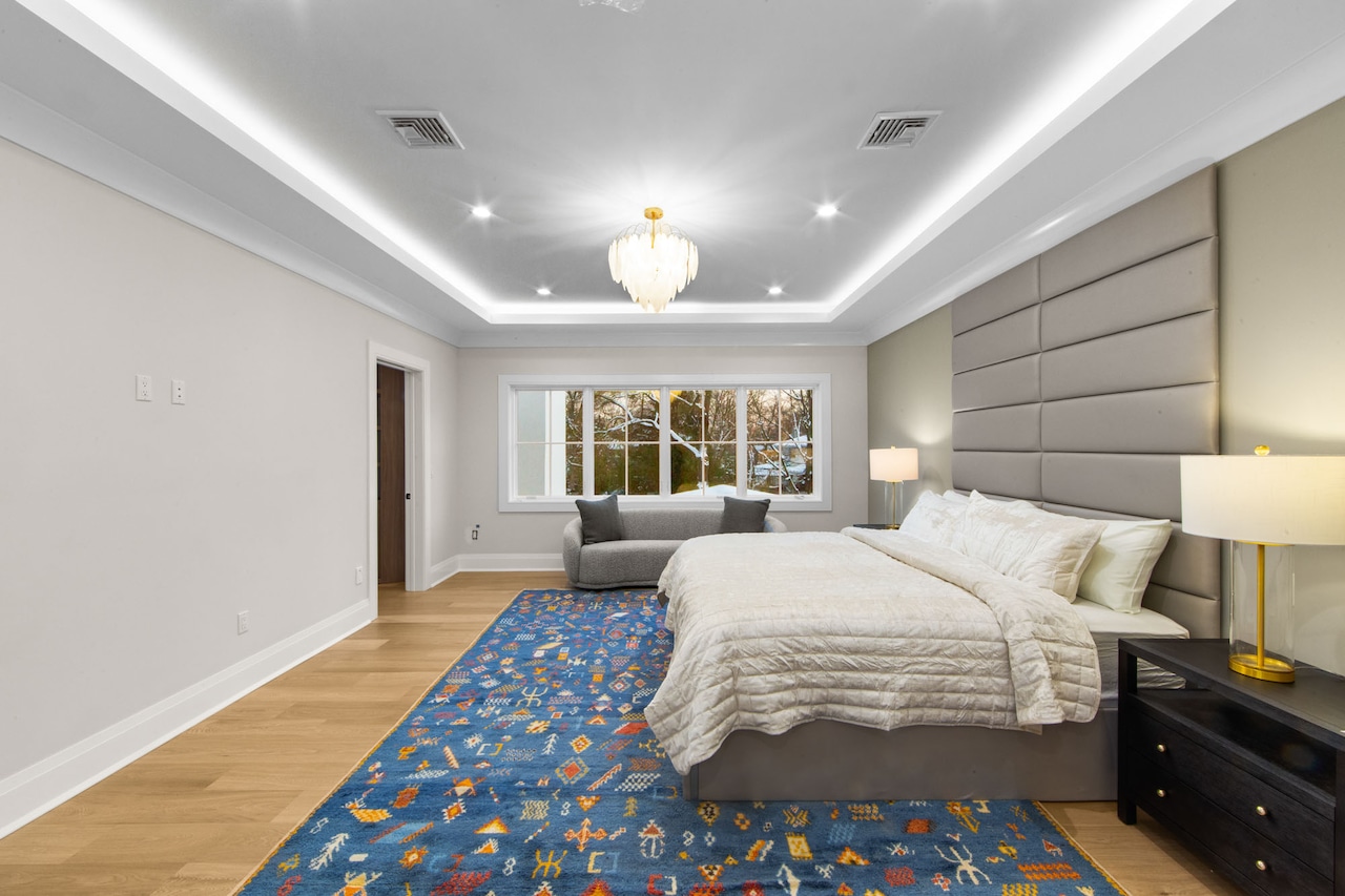 Record sale in Englewood Cliffs