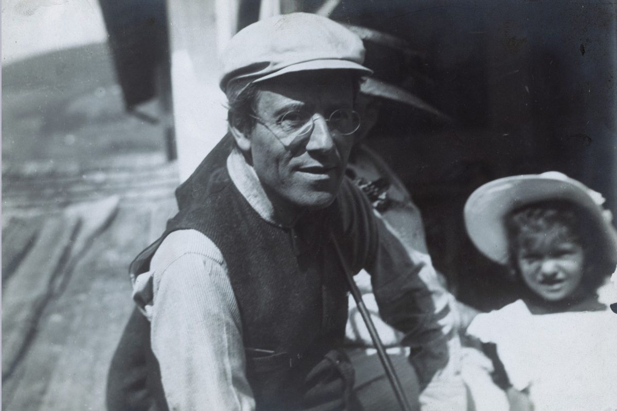 Mahler with his daughter