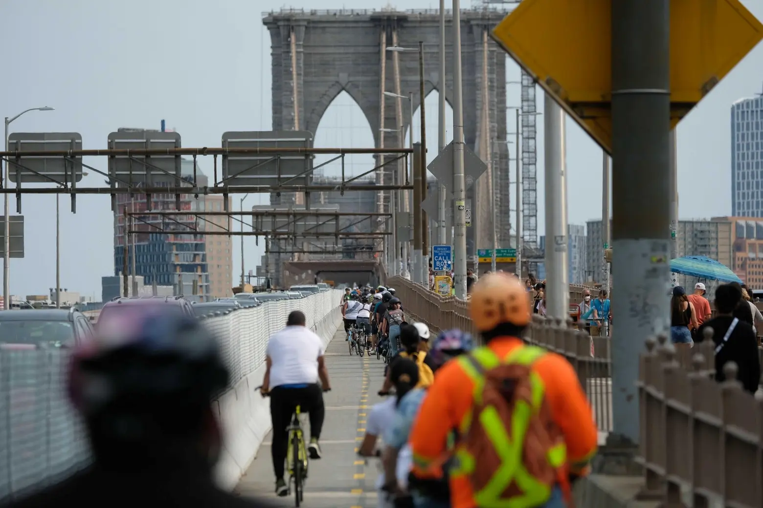 Brooklyn Bridge to get separate bike and pedestrian entrances in Manhattan Brooklyn Bridge to get separate bike and pedestrian entrances in Manhattan