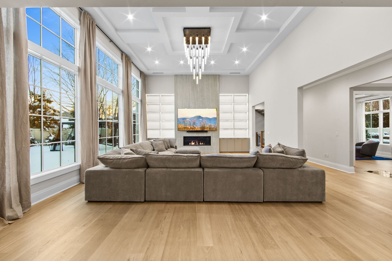 Record sale in Englewood Cliffs