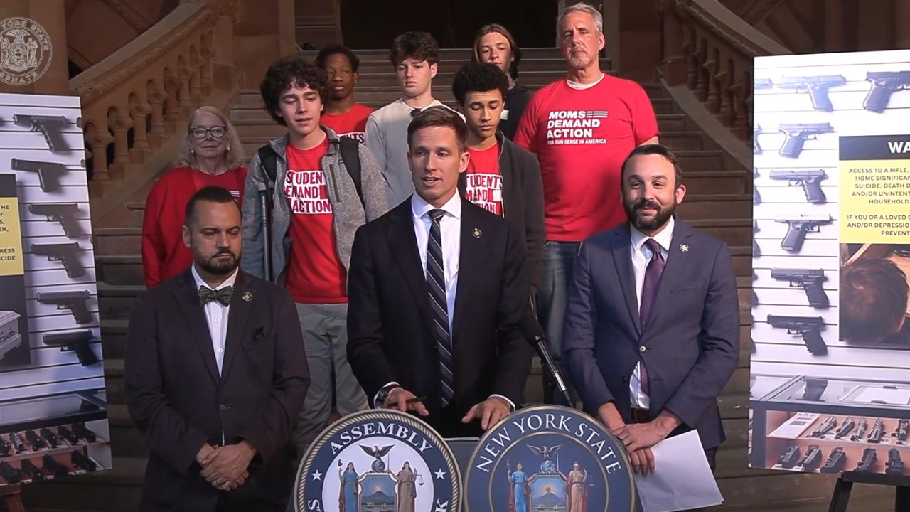 Lawmakers from Manhattan propose bill, requiring gun stores to show illustrations of gun danger