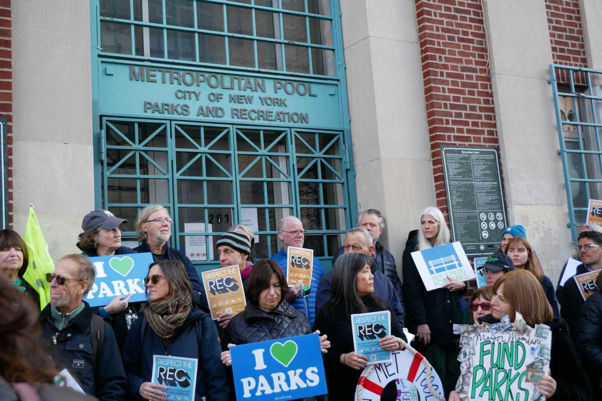Community frustration grows over Metropolitan Recreation Center closure in Williamsburg • Brooklyn Paper