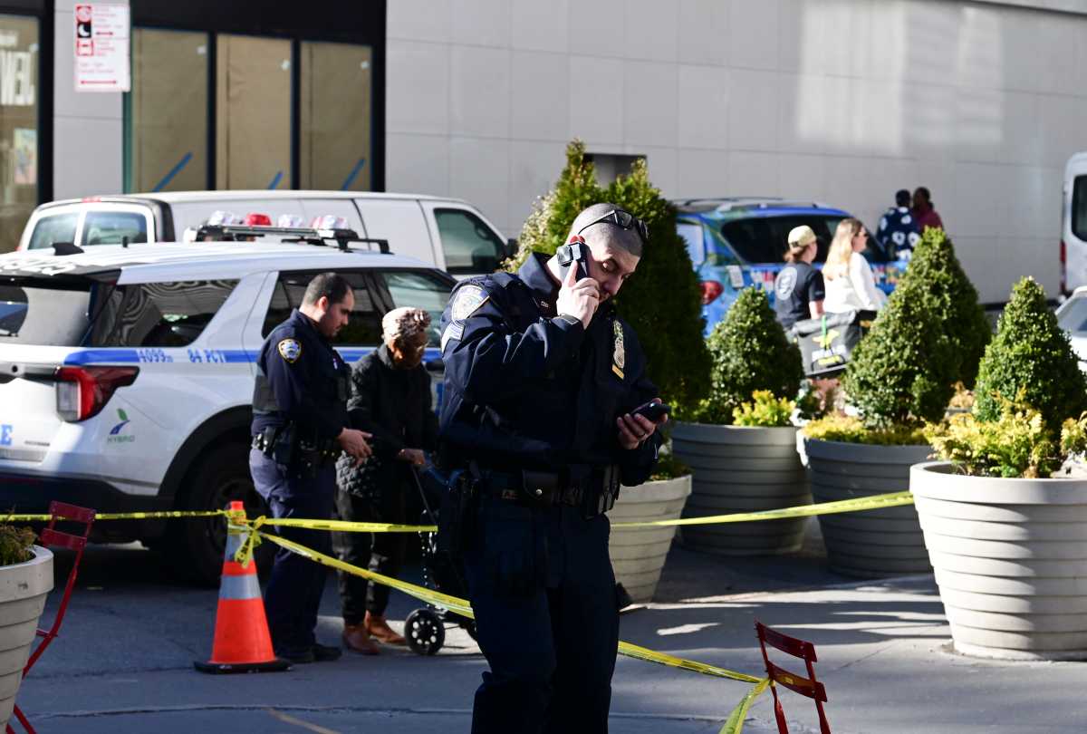 Bystander shot during fight near Fulton Street in Downtown Brooklyn • Brooklyn Paper
