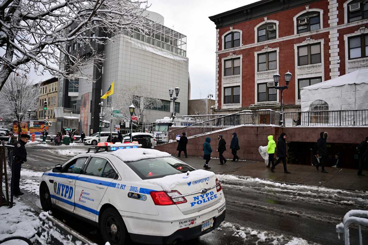 Police outside Chabad Lubavitch headquarters in Brooklyn 
