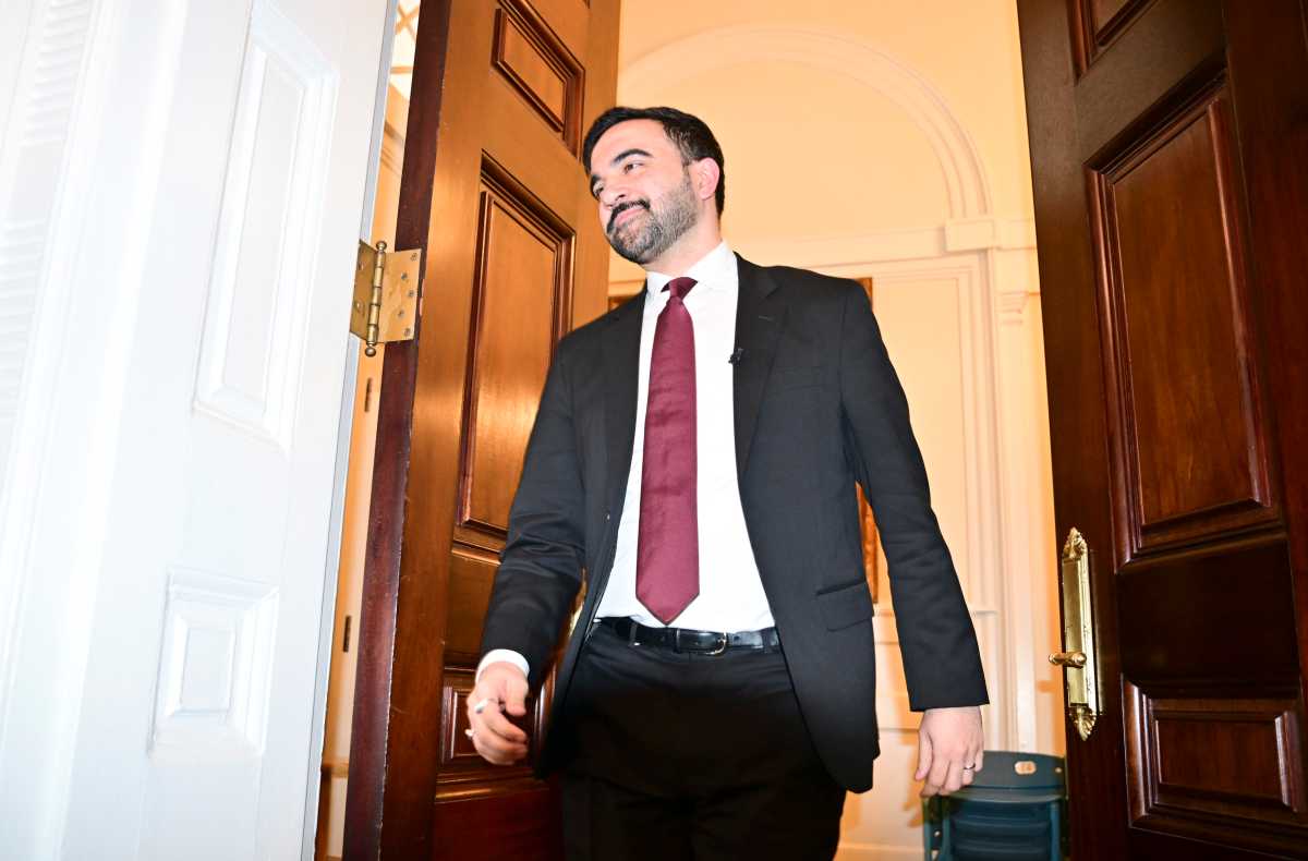 Mayor distributes food, gives out free movie tickets and supports slashing estate tax exemption threshold