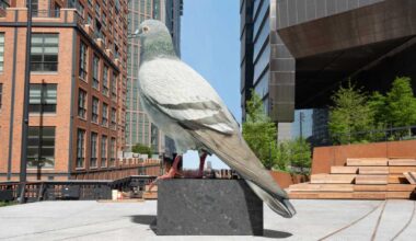 Advocates want NYC’s giant pigeon statue to stay perched at the High Line