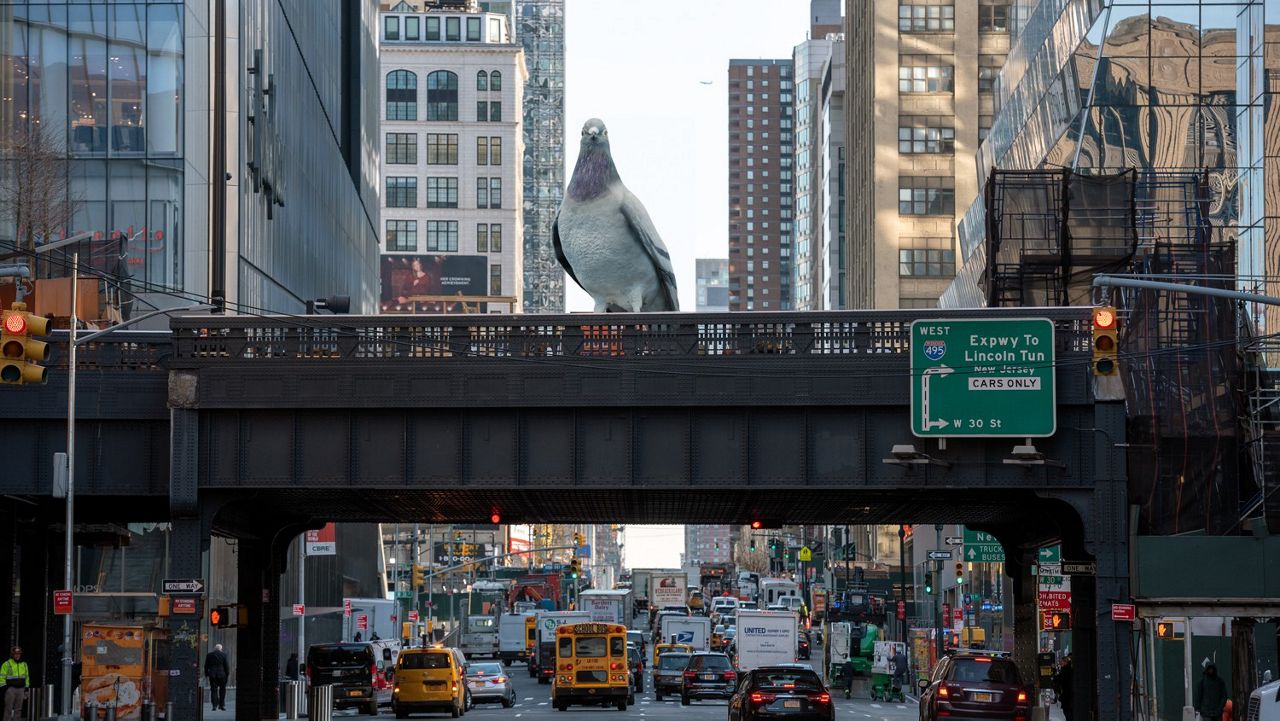 Dinosaur, the pigeon sculpture on the High Line