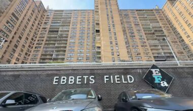 One woman dead, another injured in apartment stabbing – NBC New York