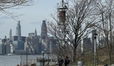 News 12 | Brooklyn | Sources: Teen dies after falling from ‘elevated surface’ inside Williamsburg park