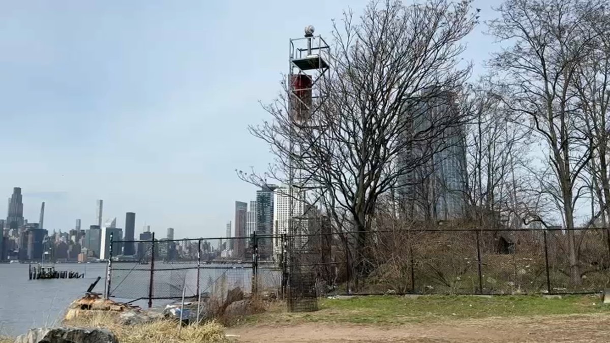 16-year-old falls to his death in Brooklyn while taking photo – NBC New York