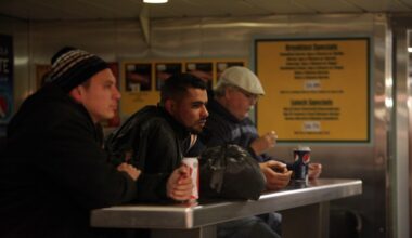 Alcoholic beverages to return to Staten Island Ferry