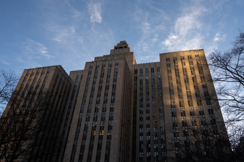 Harlem man dies while in NYPD custody for stealing incense from CVS